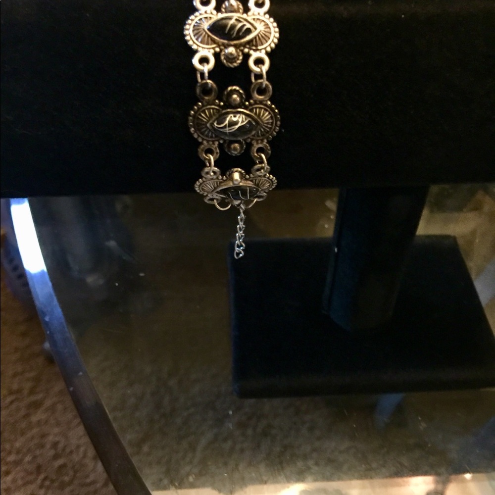 Bracelets - Picture 5 of 8